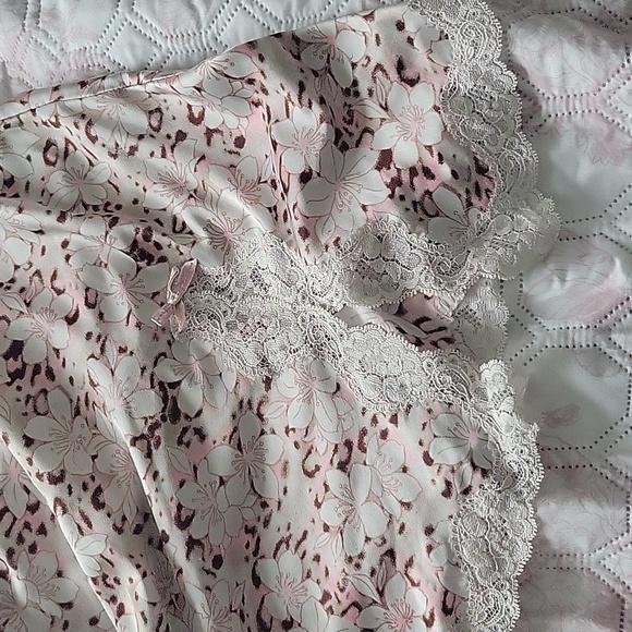 Victoria's Secret Floral Lace Chemise - White and Pink - Picture 7 of 8